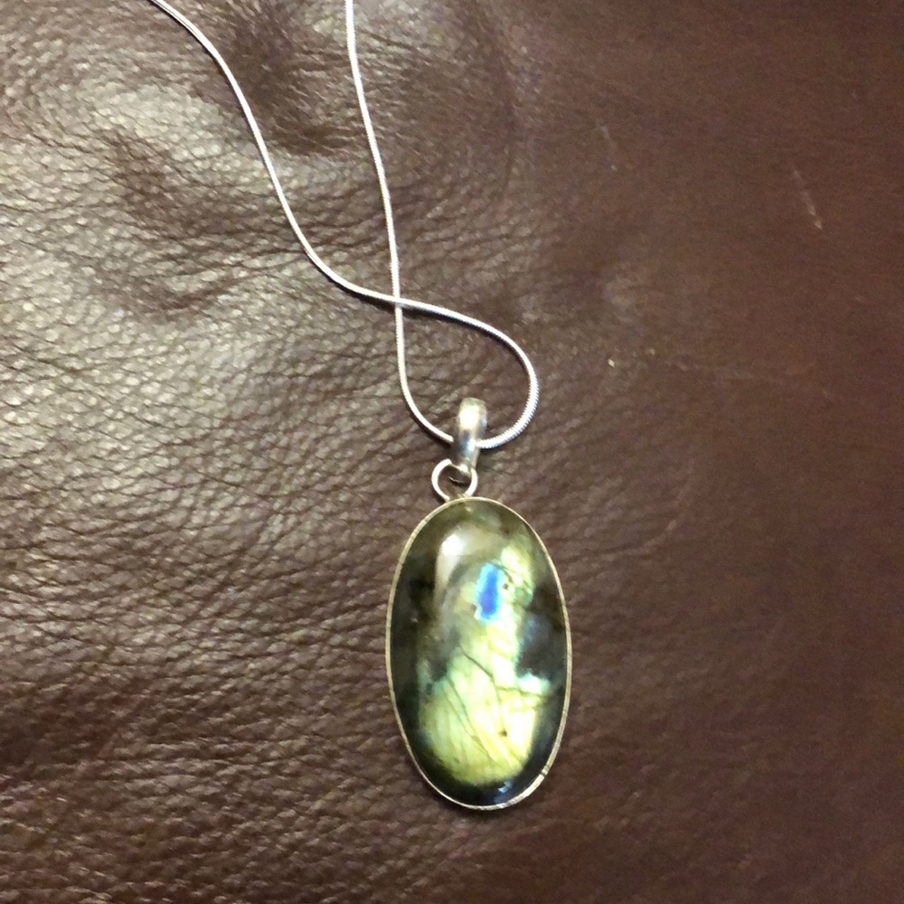 Labradorite pendant with chain.
